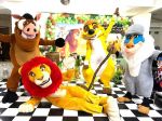 Simba Rei Leão Timão Pumba personagens vivos