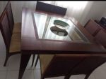 Vende mesa 8 cadeiras madeira maciça R$990