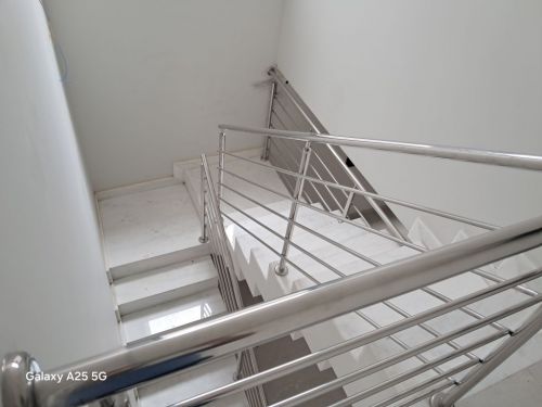   Sua nova casa no bairro Santa Amélia está cada vez mais perto de se tornar realidade. Com 4 quartos 2 suítes e 2 semi-suítes em uma área de 200m² este projeto foi pensado para oferecer conforto 774628