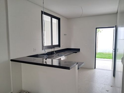  Sua nova casa no bairro Santa Amélia está cada vez mais perto de se tornar realidade. Com 4 quartos 2 suítes e 2 semi-suítes em uma área de 200m² este projeto foi pensado para oferecer conforto 774630