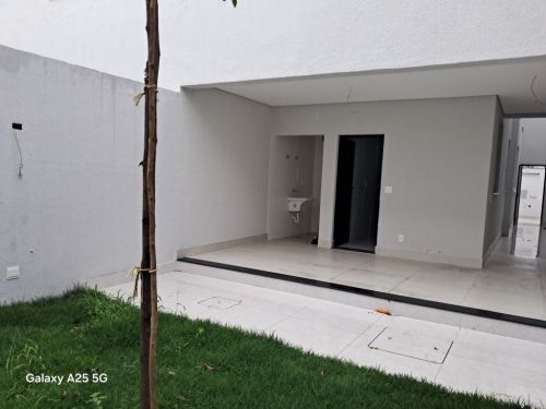   Sua nova casa no bairro Santa Amélia está cada vez mais perto de se tornar realidade. Com 4 quartos 2 suítes e 2 semi-suítes em uma área de 200m² este projeto foi pensado para oferecer conforto 774634