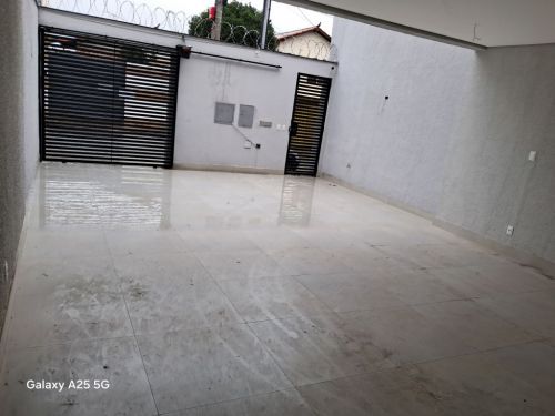   Sua nova casa no bairro Santa Amélia está cada vez mais perto de se tornar realidade. Com 4 quartos 2 suítes e 2 semi-suítes em uma área de 200m² este projeto foi pensado para oferecer conforto 774635