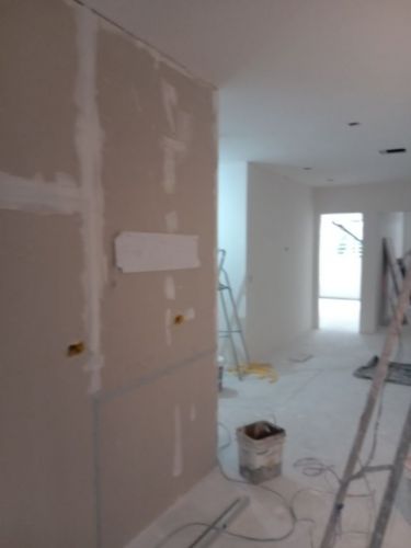 Pintura em residência e comércio  754676