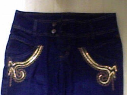 Calça feminina,jeans,nova,barata,tam.42,cor azul. 5041