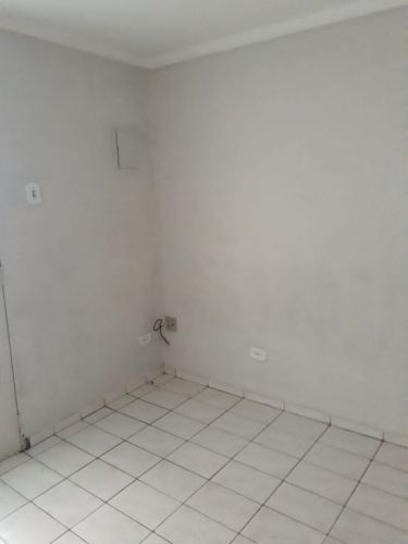 Aluga-se - Casa térrea 776128