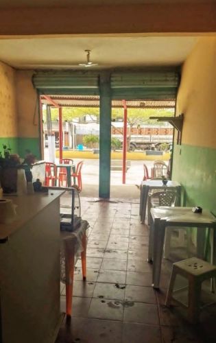 Aluga-se um sobrado comercial em Ilhéus 747402