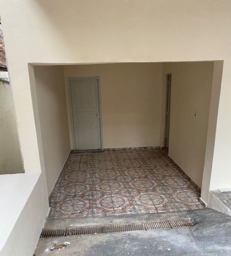 Alugo casa  03 quartos sendo 1 suíte e 1 quarto com armário copa com armário  cozinha  02 banheiros  garagem  portao eletrônico para 2 carros Sta. Lúcia Direto Proprietário 19 987271657  750327