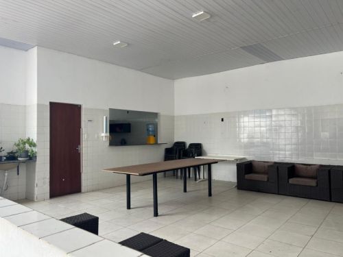 Alugo Casa com 8 salas no Conjunto Aruanã - Compensa 769642