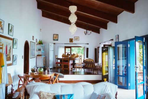 Aluguel de casa em ilhabela para Reveilon de 2024  Pacote 05 Noites Casa com pier privativo Acomodações para 12 Pessoas e Experiência Única à Beira-mar 688812