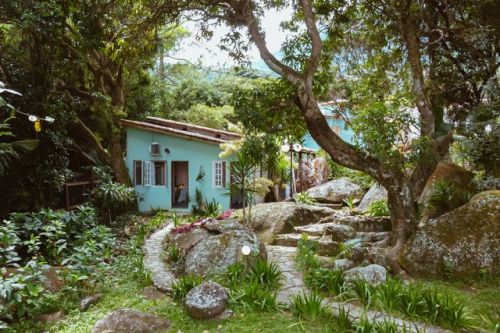 Aluguel de casa em ilhabela para Reveilon de 2024  Pacote 05 Noites Casa com pier privativo Acomodações para 12 Pessoas e Experiência Única à Beira-mar 688817