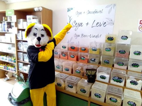 ação promocional com mascote do cachorro  759434