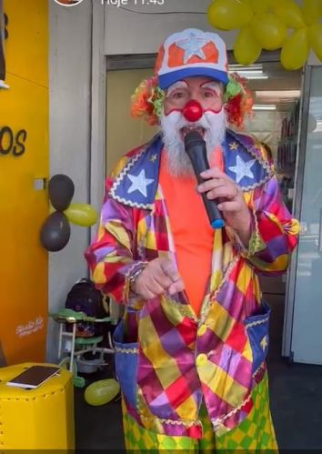 locutor fantasiado  de mimico para  eventos  e lojas 725162