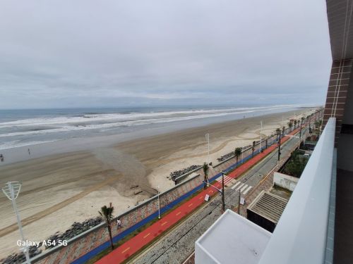 Apartamento 03 dormitorios frente mar  748195