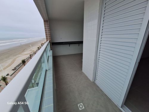 Apartamento 03 dormitorios frente mar  748200