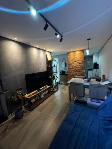 Apartamento diferenciado com projeto único feito por Arquiteta.   Apartamento todo mobiliado com armários . Detalhesárea útil  46m²   Quartos 2  Banheiros 1   Vagas 1 773809