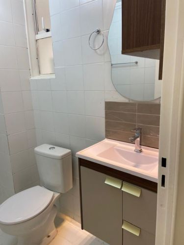 Apartamento reformado mobiliado no Cond. Atlântico Sul em Santo André 2 dorm. 1 vg 53m² 785392