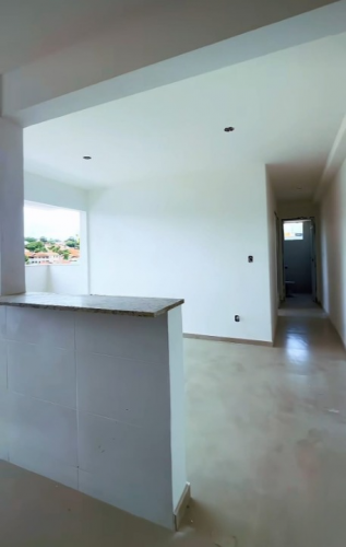 Apartamentos Tipos - 2 quartos com suíte e varandaacabamento em porcelanato e granito 2 vagas de garagem. Torre com 2 elevadores e medidores individuais 773977