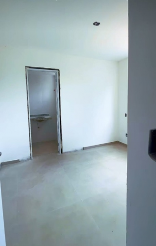Apartamentos Tipos - 2 quartos com suíte e varandaacabamento em porcelanato e granito 2 vagas de garagem. Torre com 2 elevadores e medidores individuais 773978