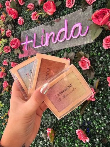 Aqui você encontra uma variedade de produtos para skincare  make produtos para o cabelo etc  760761