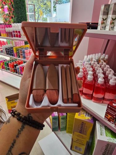 Aqui você encontra uma variedade de produtos para skincare  make produtos para o cabelo etc  760763
