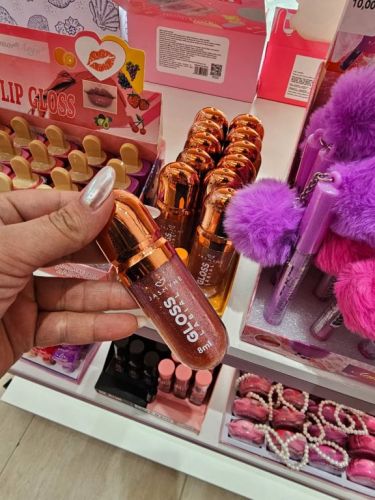 Aqui você encontra uma variedade de produtos para skincare  make produtos para o cabelo etc  760764