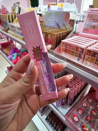 Aqui você encontra uma variedade de produtos para skincare  make produtos para o cabelo etc  760769
