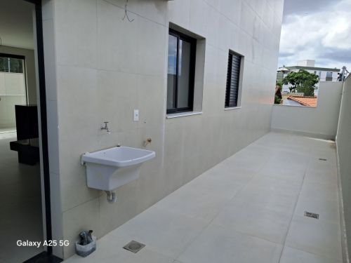 Área privativa 3 quartos 1 suítes Bairro Planalto Área Construída 7560 Área descoberta privativa 6776 Área total do apartamento 14336 774143