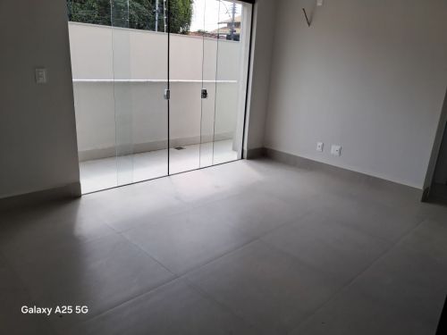 Área privativa 3 quartos 1 suítes Bairro Planalto Área Construída 7560 Área descoberta privativa 6776 Área total do apartamento 14336 774146