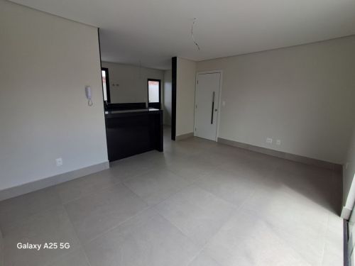 Área privativa 3 quartos 1 suítes Bairro Planalto Área Construída 7560 Área descoberta privativa 6776 Área total do apartamento 14336 774147