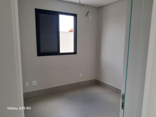 Área privativa 3 quartos 1 suítes Bairro Planalto Área Construída 7560 Área descoberta privativa 6776 Área total do apartamento 14336 774148