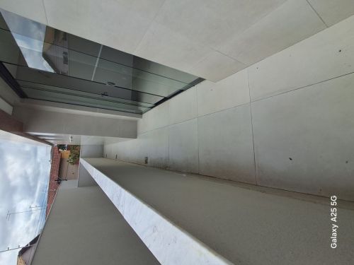 Área privativa 3 quartos 1 suítes Bairro Planalto Área Construída 7560 Área descoberta privativa 6776 Área total do apartamento 14336 774151