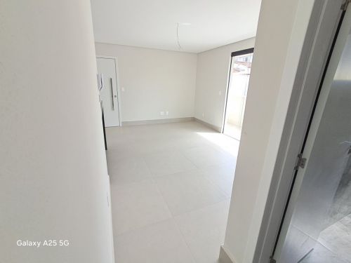 Área privativa 3 quartos 1 suítes Bairro Planalto Área Construída 7560 Área descoberta privativa 6776 Área total do apartamento 14336 774152