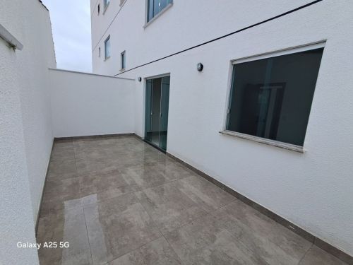 Área privativa com elevador. Bairro Copacabana Belo Horizonte 109 Metros 3 quartos - 1 suíte sala cozinha banheiro uma area de tanque uma varanda - 2 vagas cobertas 774064