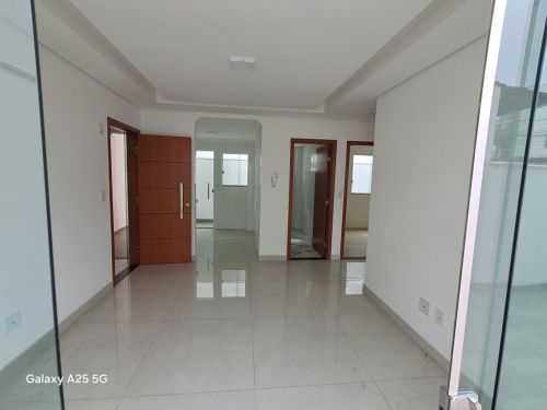 Área privativa com elevador. Bairro Copacabana Belo Horizonte 109 Metros 3 quartos - 1 suíte sala cozinha banheiro uma area de tanque uma varanda - 2 vagas cobertas 774066