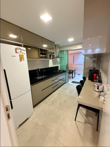 Área privativa elevador 3 vagas livres. Com acabamento de luxo 2 quartos sendo 1 suíte Ar condicionado nos quartos  Área de gourmet com churrasqueira Condomínio com salão de festas 774751