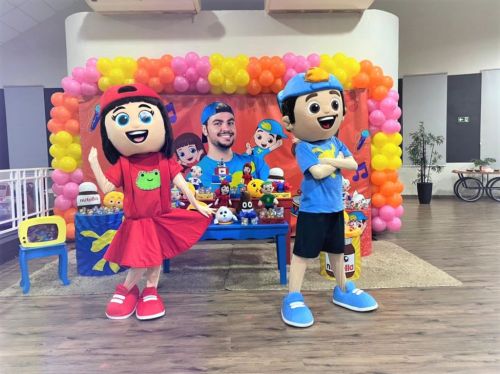 Aventureiros cover Lucas Neto e Gi personagens vivos 673095