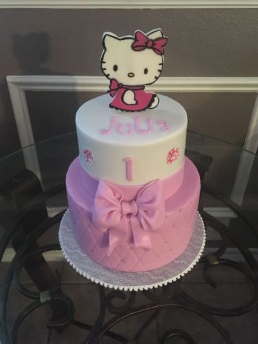 Bolo da Hello Kitty de 2 andares 760980