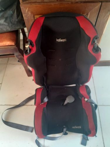 Cadeira veicular para proteção de Bebê e crianças.  744194