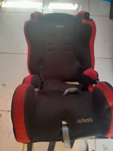Cadeira veicular para proteção de Bebê e crianças.  744195