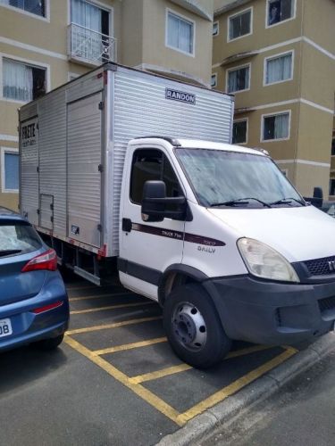 Caminhão de fretes mudanças991716011 624761