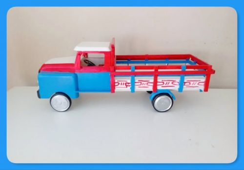 Caminhões De Brinquedo Em Madeira 743356
