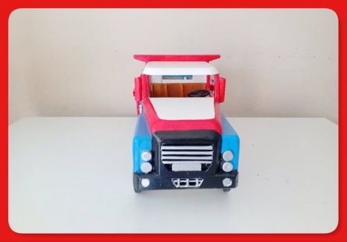 Caminhões De Brinquedo Em Madeira 743357