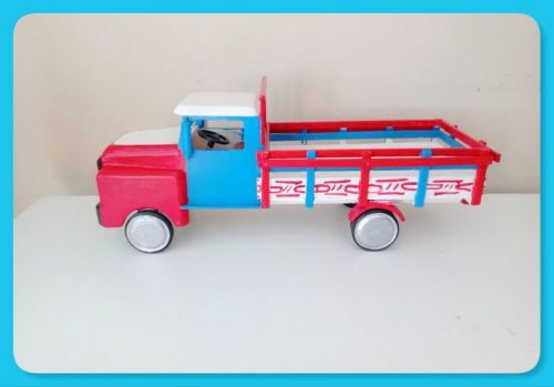 Caminhões De Brinquedo Em Madeira 743360