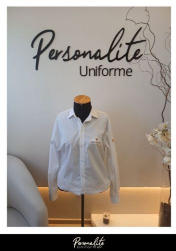 Camisa social com bordado 778335