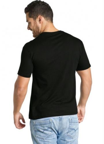 Camiseta preta com estampa frontal 645505