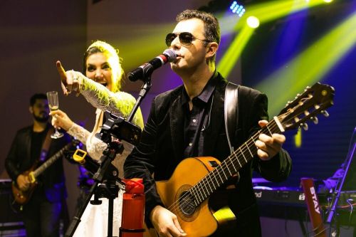 Cantor Banda festas eventos casamentos 759785