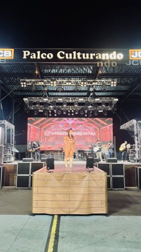 Cantora Sertaneja - Thalita Ferrari 786682