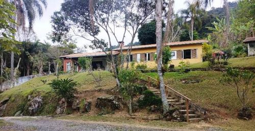 Casa 03 quartos em Correas - Petrópolis-rj 785434