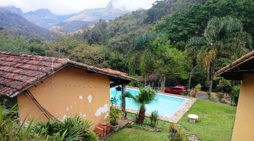Casa 03 quartos em Correas - Petrópolis-rj 785435