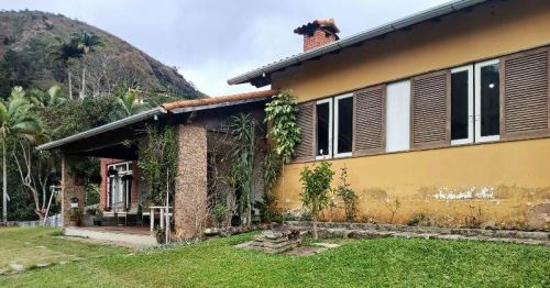 Casa 03 quartos em Correas - Petrópolis-rj 785436